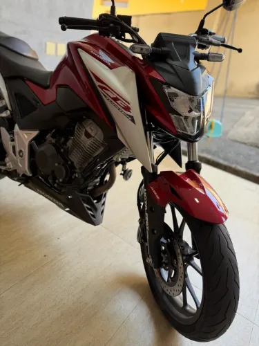 CB 300 F COM ABS