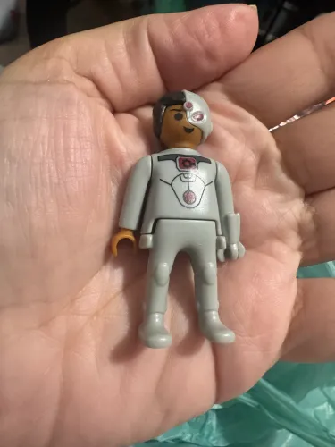 kinder ovo playmobil cyborg 