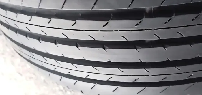 Pneus Dunlop aro 225/45/17 original pouco uso todos bons