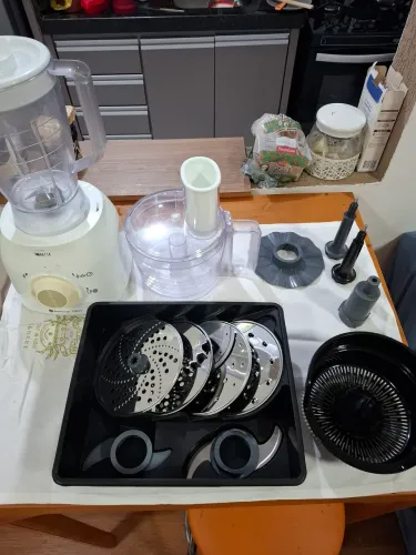 Multiprocessador Walita 750W, 6 em 1, usado, funcionando perfeitamente com todas as peças.
