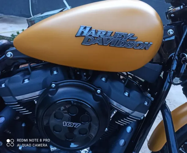 Street Bob 107 ano 2019. Center Line Dourada