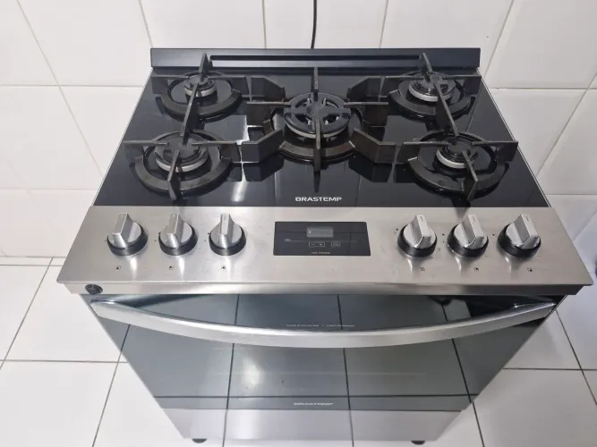 Fogão Brastemp 5 Bocas Cor Inox Com Mesa de Vidro, Turbo Chama e Timer - BFS5XAR