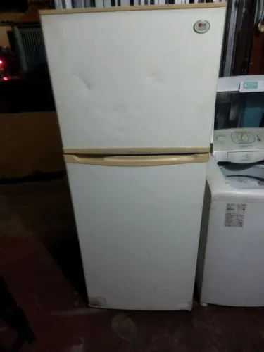 Vendo uma geladeira foncionando perfeitamente fross Free 460lt