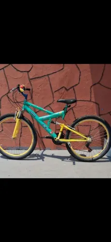 Vende-se uma bicicleta aro 26