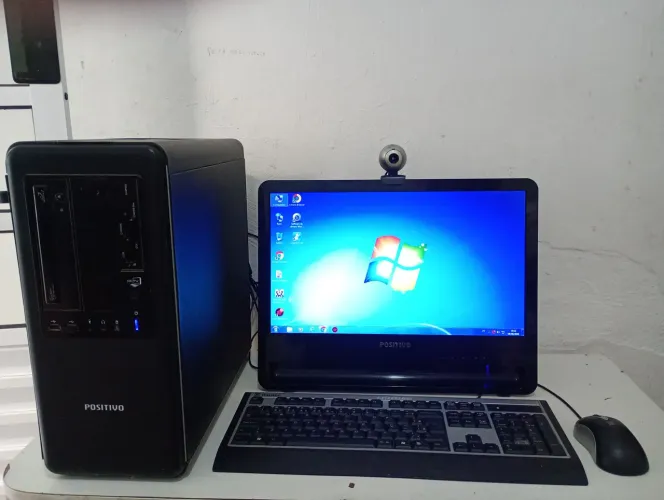 Computador Completo Positivo com webcan e monitor com caixa de som