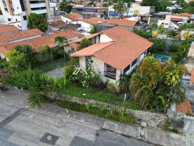 Casa com 4 suítes à venda no melhor do Papicu