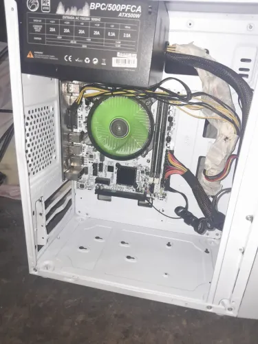 Pc de entrada i5 4 geração 8 ram placa mae com suporte mv2 zera. E fonte 500w 
