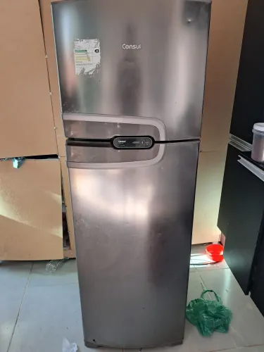 Vendo geladeira semi nova