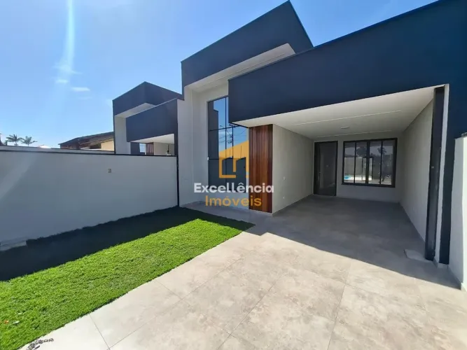 Casa com 3 quatos e piscina proximo a mar