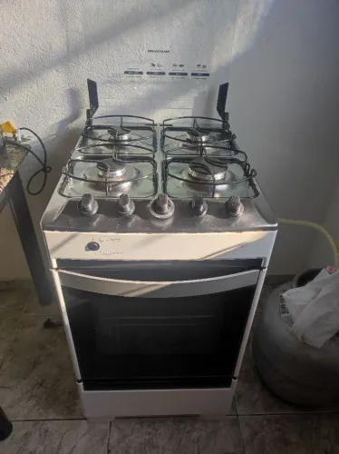 Fogão Brastemp Clean de 4 bocas