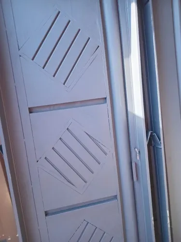 Portas metálicas