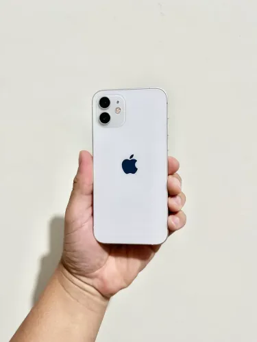 iPhone 12 broqhui