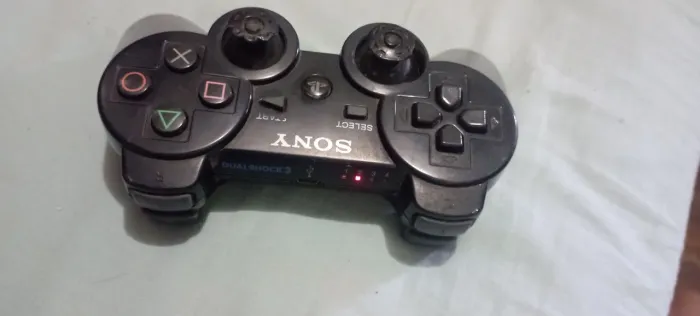 2 Controles de Ps3, sendo 1 original e 1 paralelo, funcionando perfeitamente
