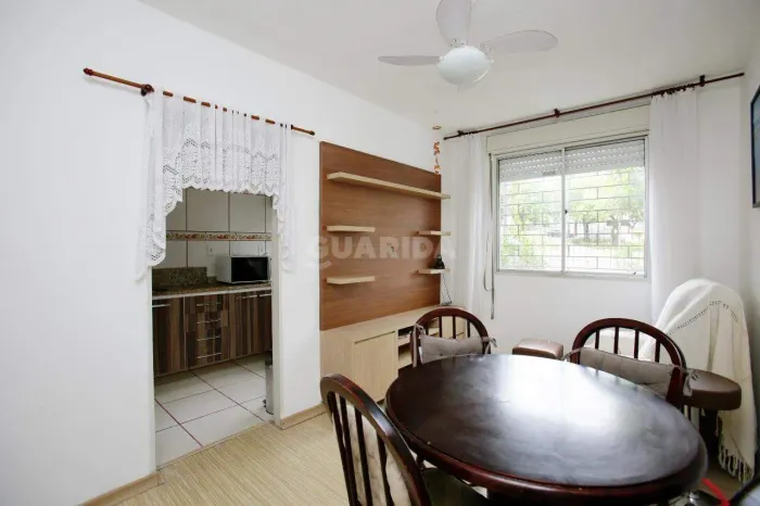 Apartamento mobiliado de 2 dormitórios no bairro Jardim Itu Sabará.