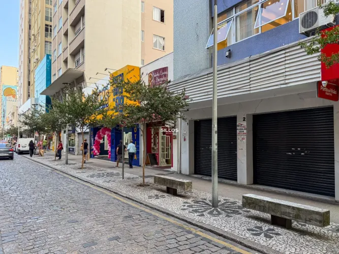Loja para alugar com 27,90 m² privativos no Centro de Curitiba