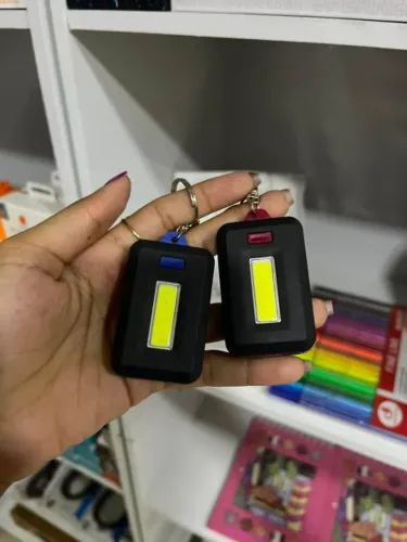 Chaveiro com lanterna LED
