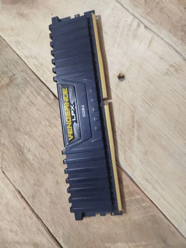 Memória RAM ddr4 da Corsair