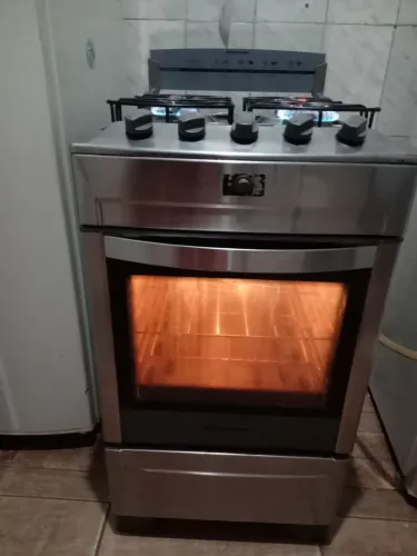 Fogão 4 Bocas Inox | Acendimento Automático | Luz de Forno<br>R$400,00<br>Arsenal