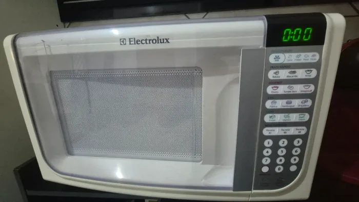 Microondas Eletrolux Exelente Estado Funcionando Perfeitamente Entrego