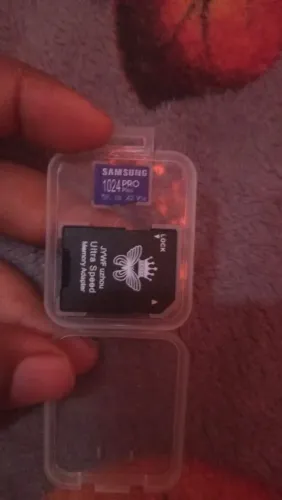 Vendo cartão de memória 1024gigas por 30 reais