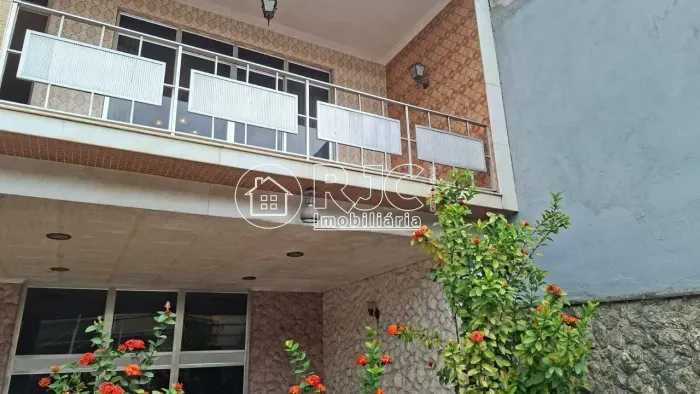 Imóvel para venda possui 184 metros quadrados com 4 quartos em Centro - Mesquita - RJ
