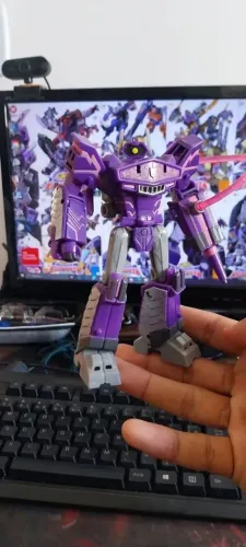 transformers cyberverse shockwave