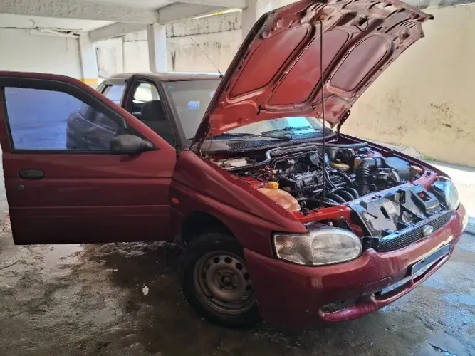 Ford Escort GL 1.6 MPI 2001