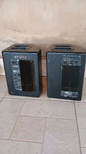 Caixas de som 8" 350 RMS cada 8ohms