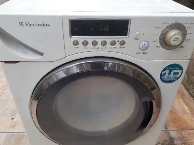 Lava e Seca 9 kilos. 220V. Funcionando TUDOOOOO. Parcelo no cartão.