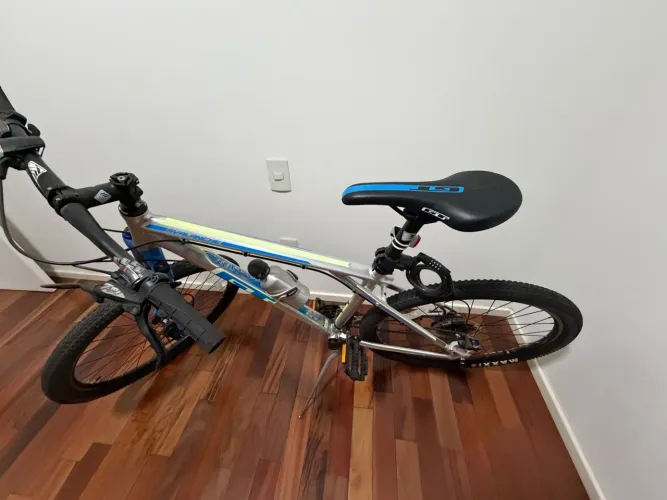 Bicicleta GT Avalanche (importação Centauro) !