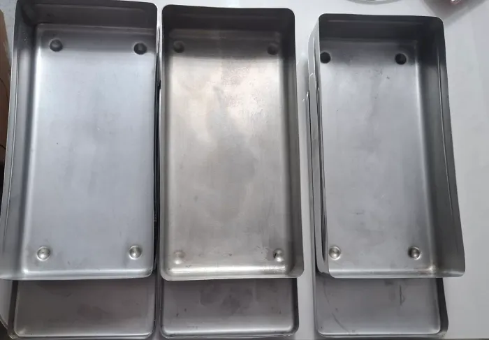 3 caixas inox/ metal ( com tampa)