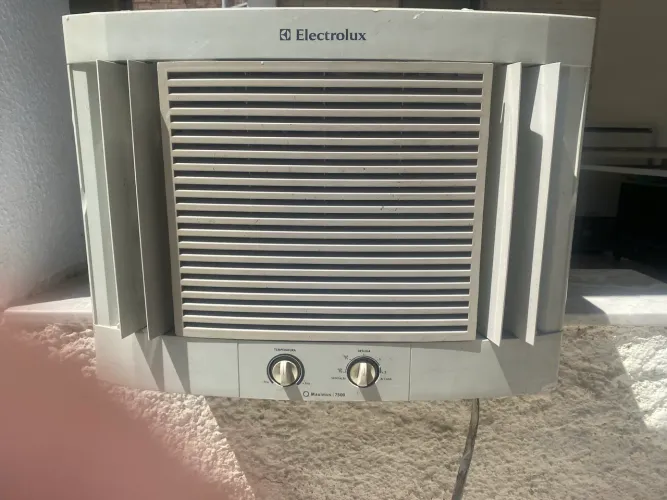 Ar condicionado perfeito gelando muit 7500 BTU 