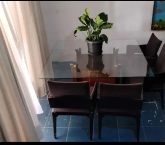 Mesa de jantar de vidro com 4 cadeiras preto veludo 