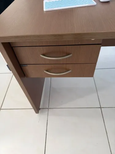Mesa grande/ bem feita