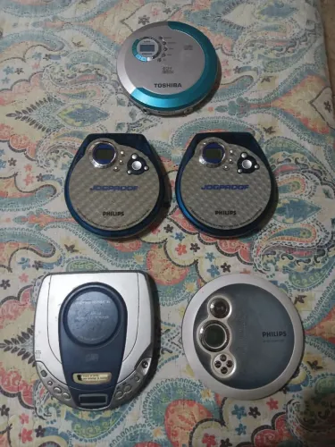PARA SAIR HOJE, 5 DISCMANS, LEIA O ANÚNCIO