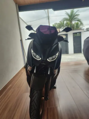 Yamaha XMax 250 impecável baixíssima kilometragem.