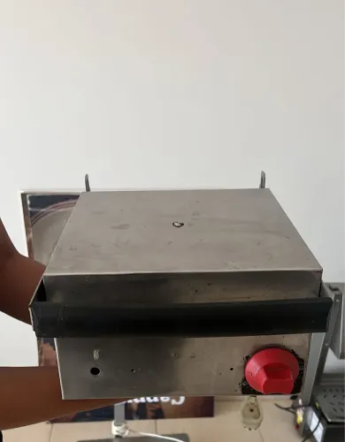 Chapa elétrica com prensa
