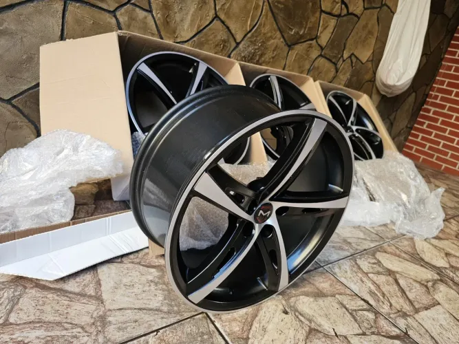 Rodas monacco mw110 tis Aro18 tala 8 / 5x105 . Radio original GM Cruze 2014