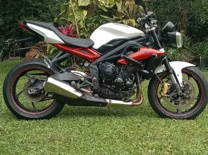 Triumph Street Triple 675r 2016