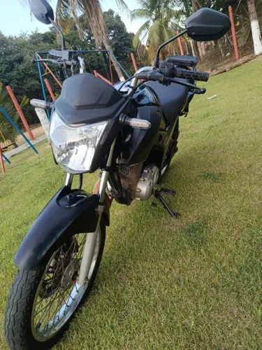 CG 125 FAN ESD com Baú incluso