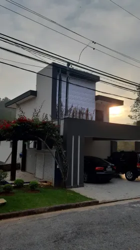 Casa no condominio Jardim Itatinga, com 330², 4 suites.. Horto Florestal