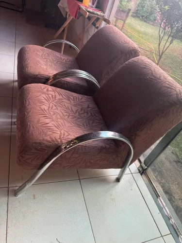 2 poltronas com braço em alumínio 