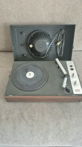 Vitrola portátil vintage Philips modelo 610