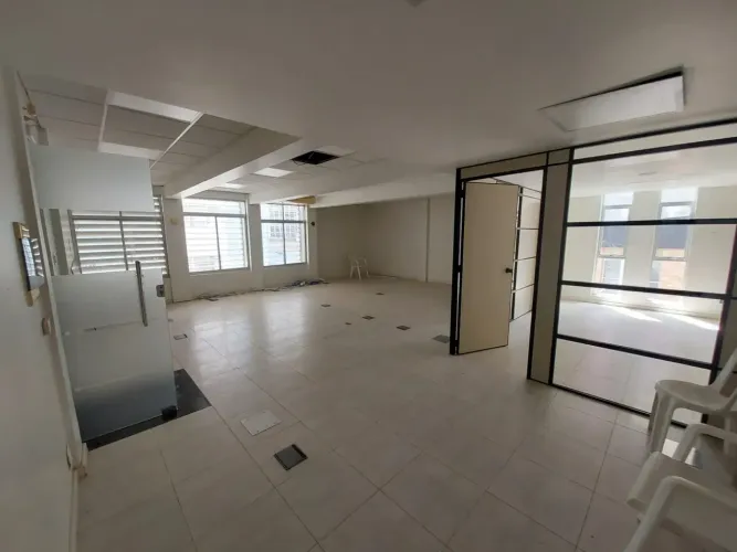 DUAS SALAS CONJUGADAS COM 156 M² CENTRO F.POLIS - SC