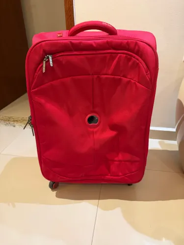 mala de viagem delsey expansível vermelha a64xc42xl24
