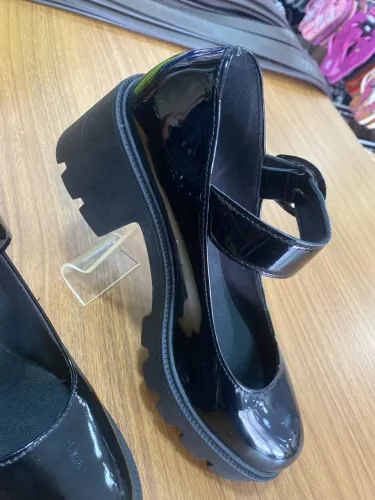 Sapato Feminino Via Bella N: 37,38,39