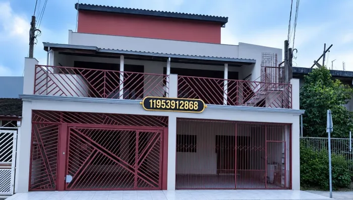 ESSE SOBRADO COM DUA CASA NA FRENTE E DUAS ATRAS POR ESSE UNICO VALOR 570 MIL