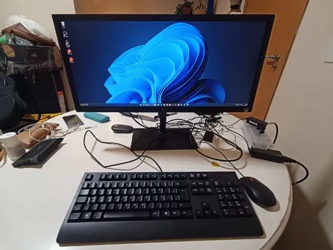Setup Completo: Mini PC Lenovo Ryzen 7 PRO + 32GB RAM + Monitor UltraWide LG 26"