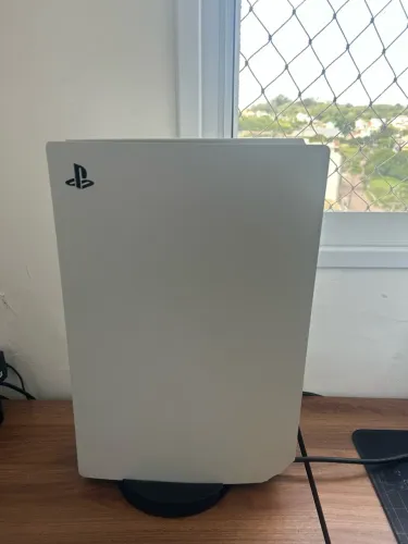 PS5 Digital Edition 500GB + Controle