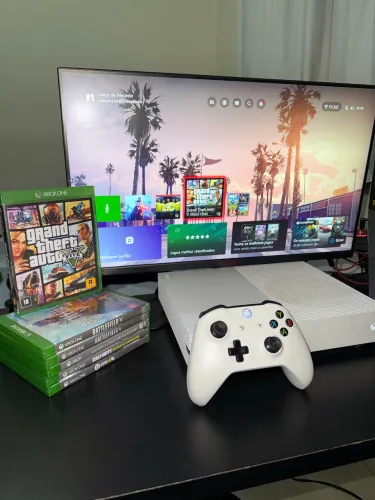 Xbox One S 1TB com GTA V + 5 jogos